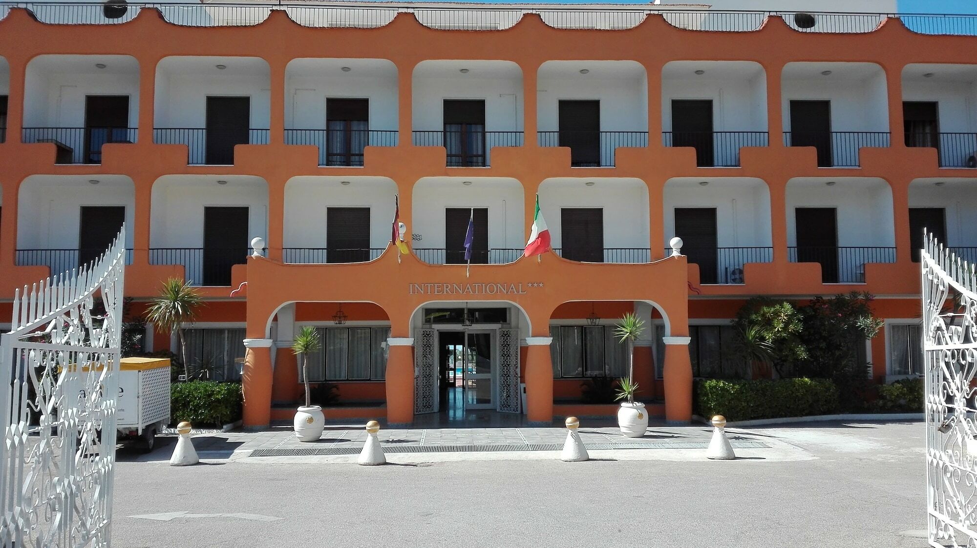 מונדרגונה International Resort מראה חיצוני תמונה